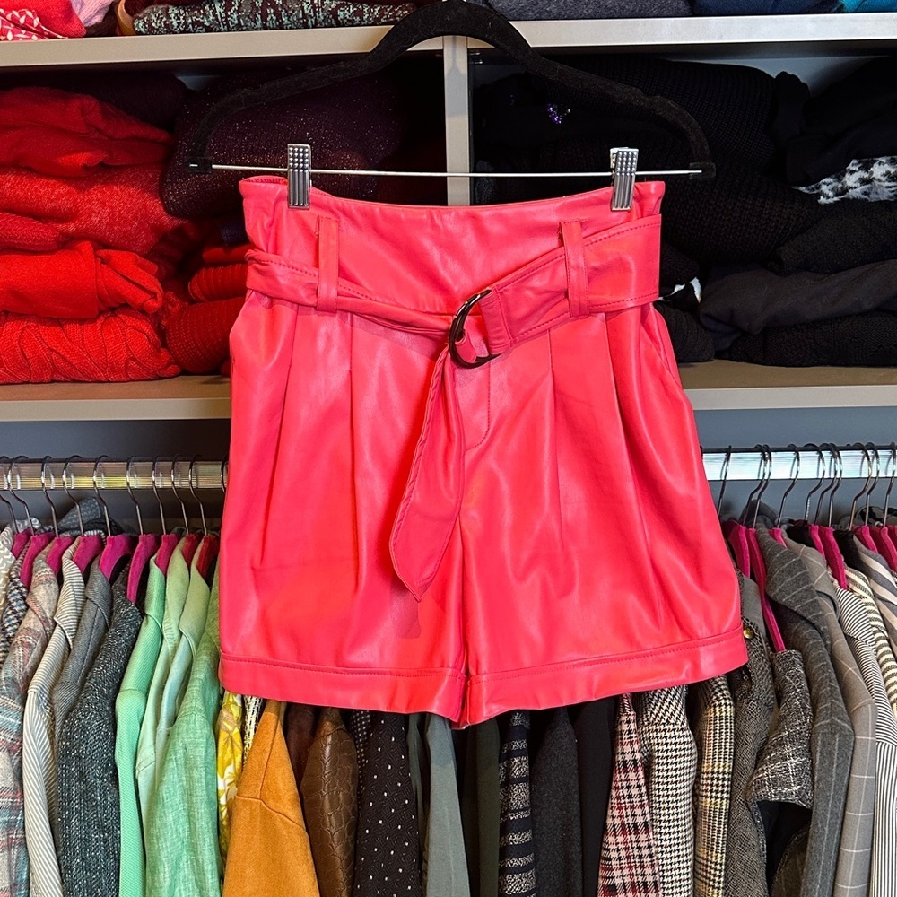 Badgley Mischka pink cuffed belted 2 pocket faux leather shorts size S NWT